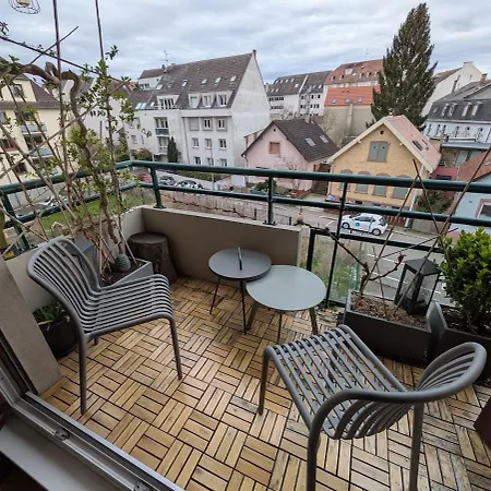 Apartment Charming In A Great Location *